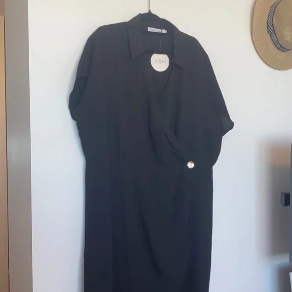 SALE ✨ Atmos&Here Iconic Brand Black midi wrap around button dress size 24 NWT - Picture 2 of 9